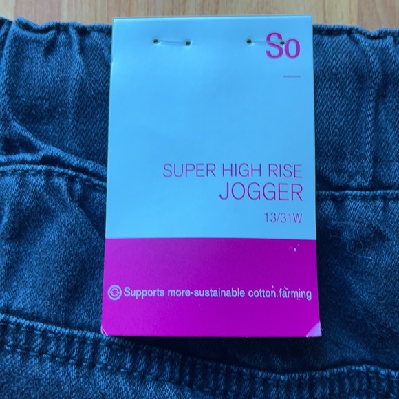 SO High Rise Cargo Joggers Size 13/31 - Picture 3 of 6